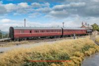946005 Rapido Dia E140 B Set - No.W6989W & W6990W - BR Maroon with lining.